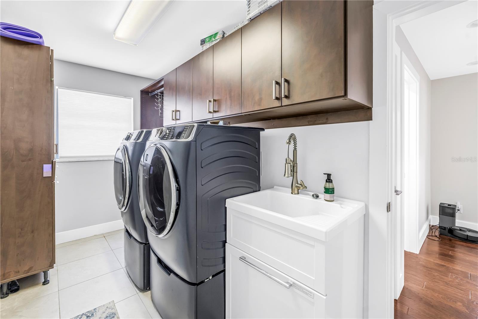 Image 34 of 75 For 624 Snug Island