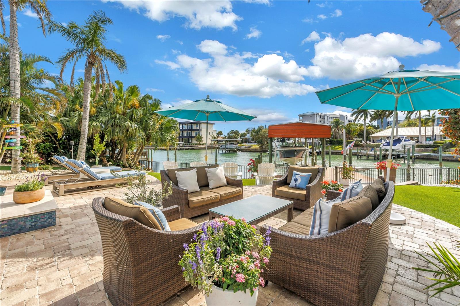 Image 39 of 75 For 624 Snug Island