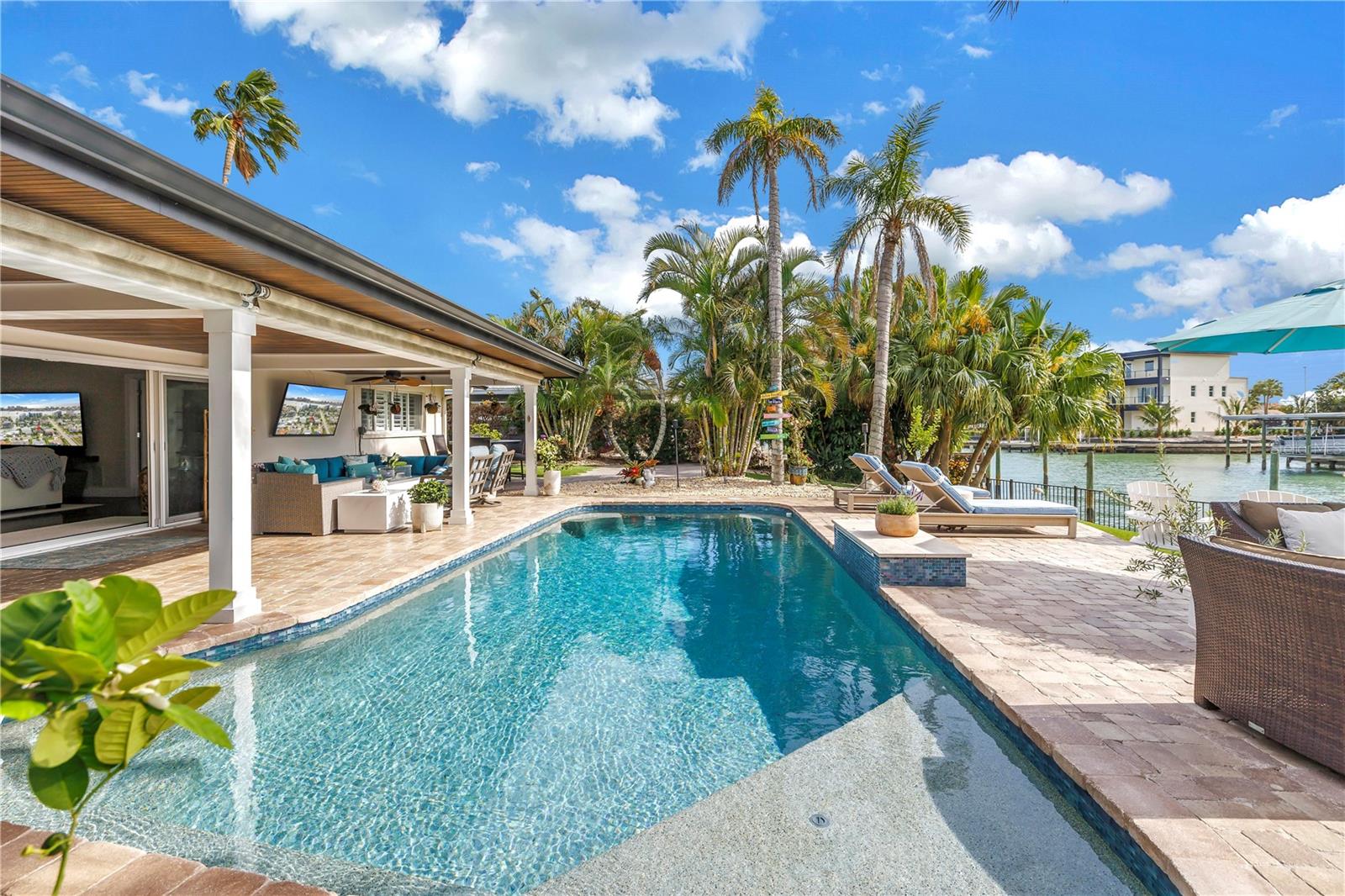 Image 4 of 75 For 624 Snug Island