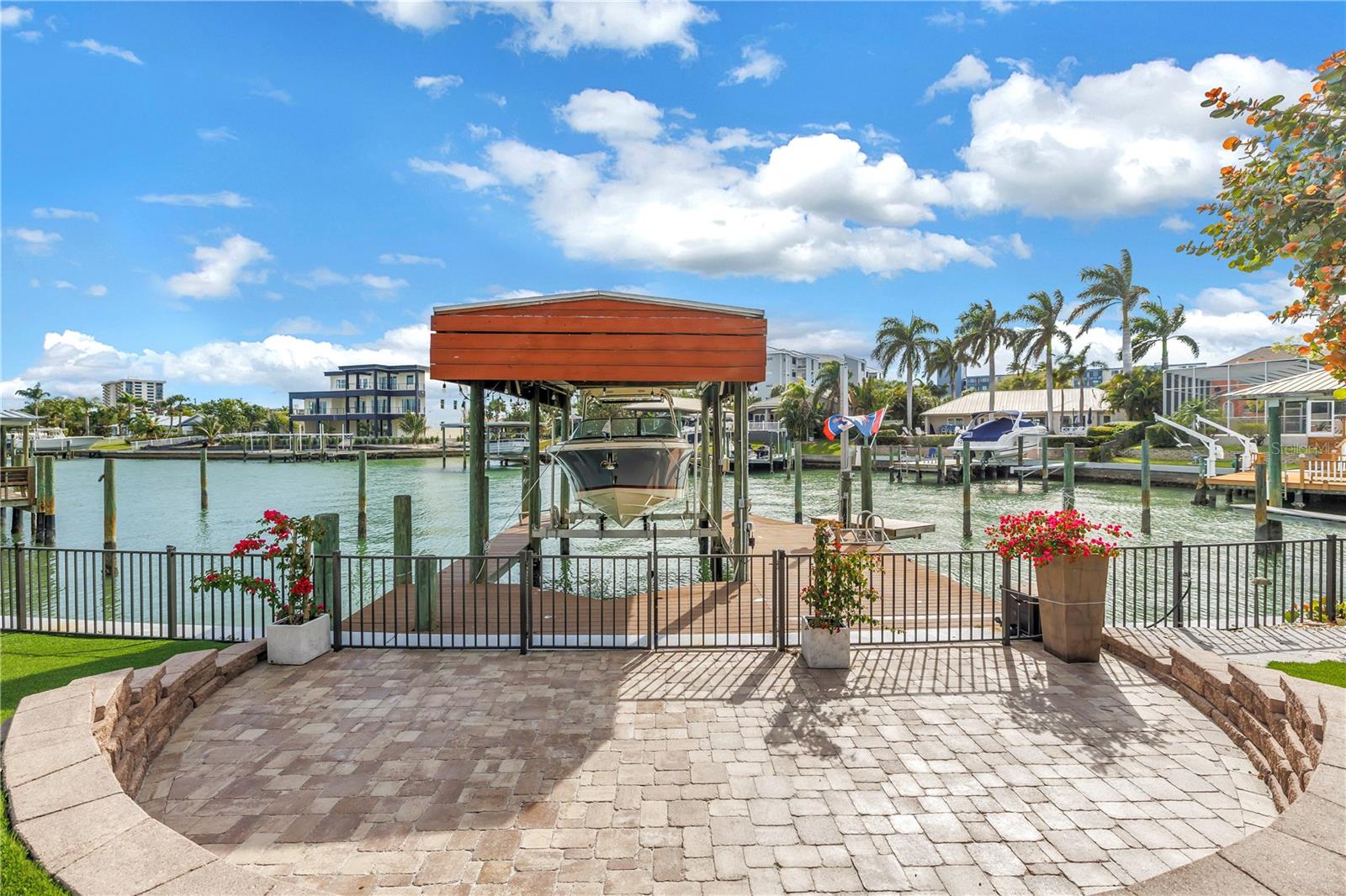 Image 44 of 75 For 624 Snug Island