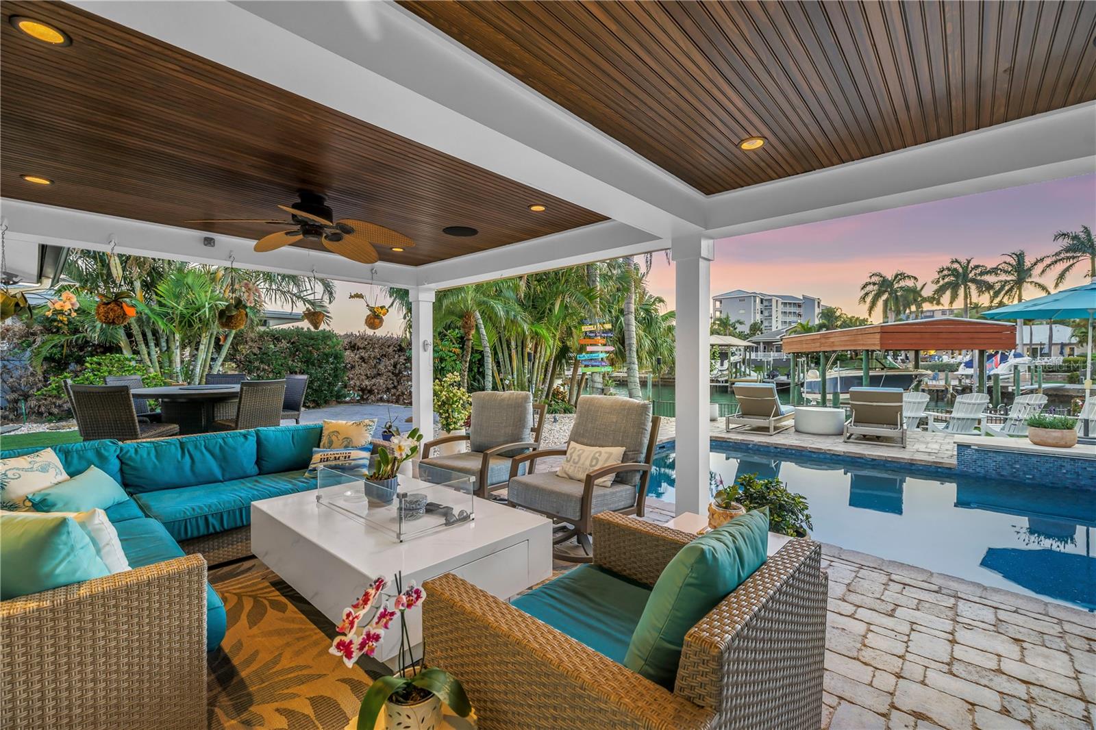 Image 46 of 75 For 624 Snug Island