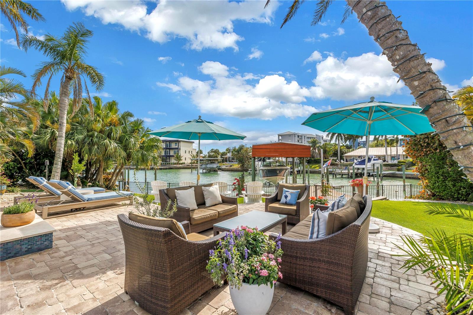 Image 5 of 75 For 624 Snug Island