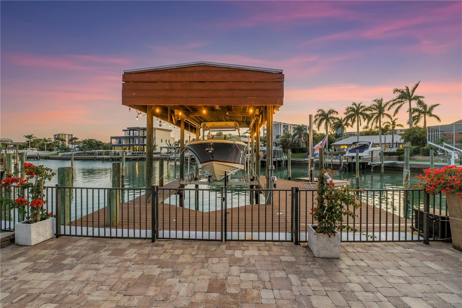 Image 58 of 75 For 624 Snug Island