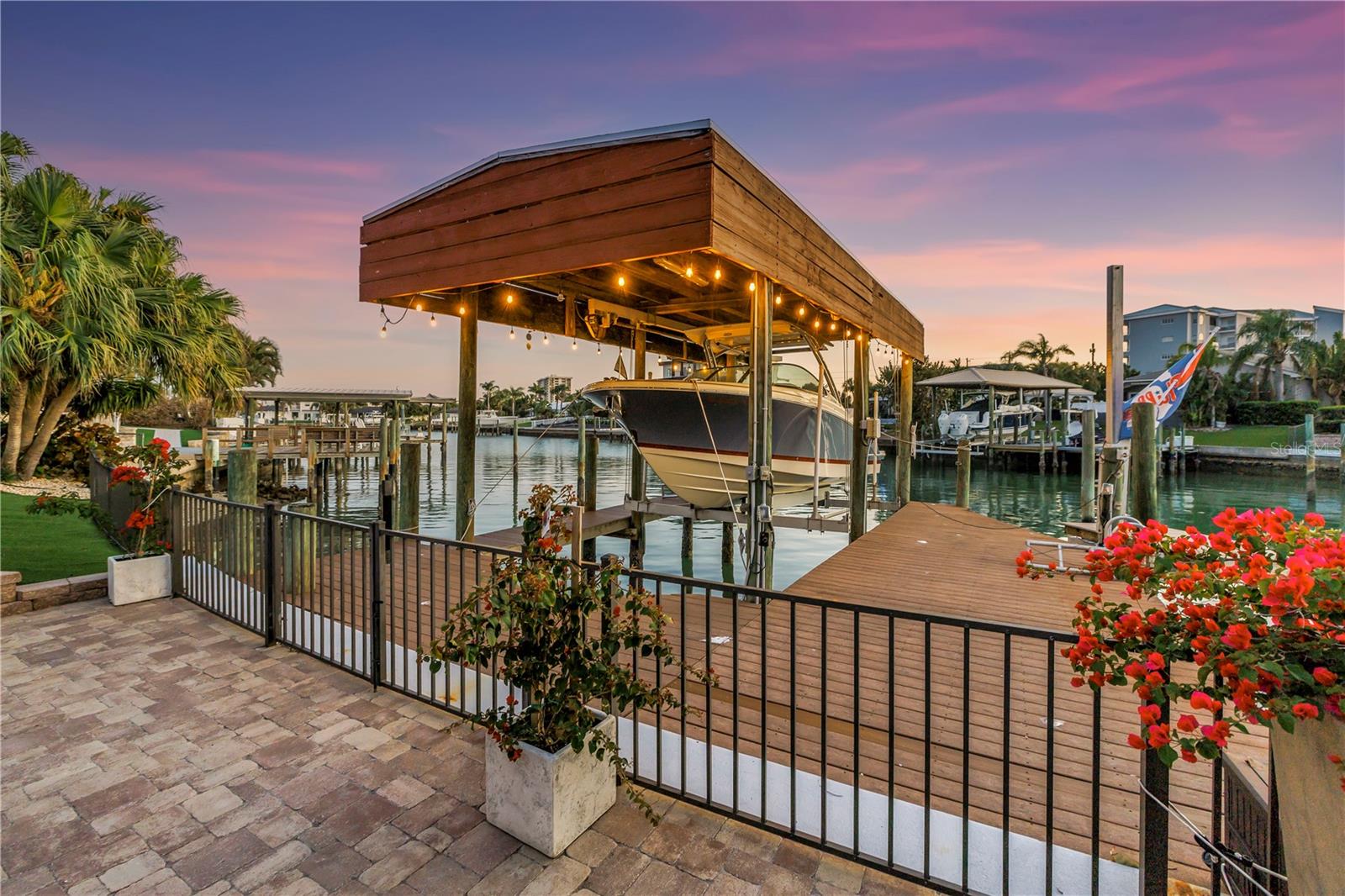 Image 59 of 75 For 624 Snug Island