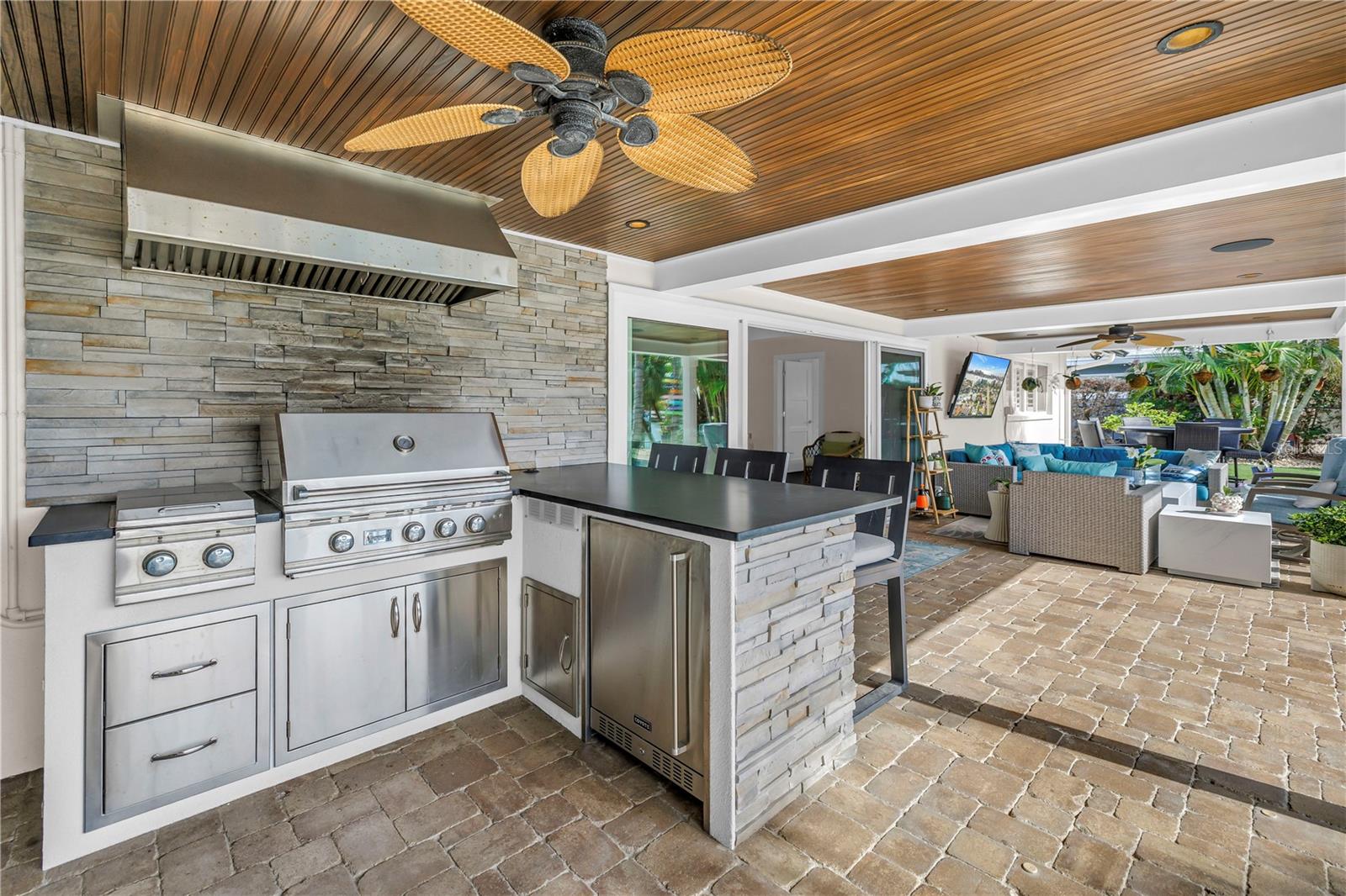 Image 8 of 75 For 624 Snug Island