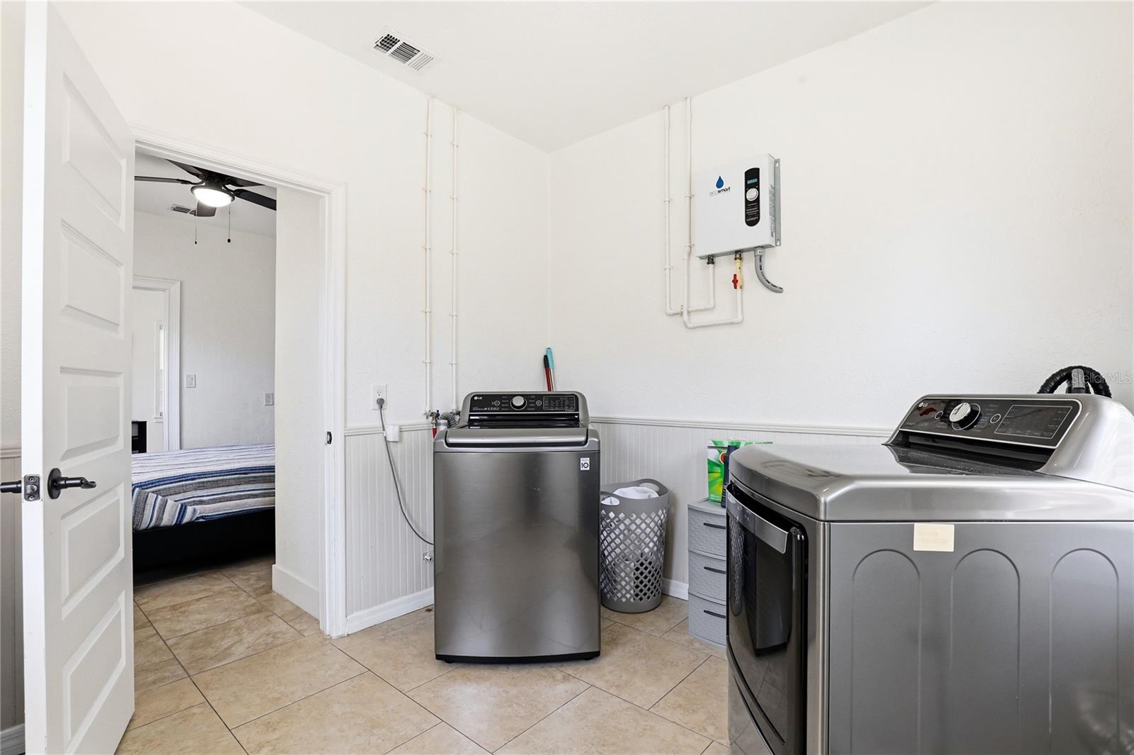 Image 18 of 62 For 1505 Laura Street