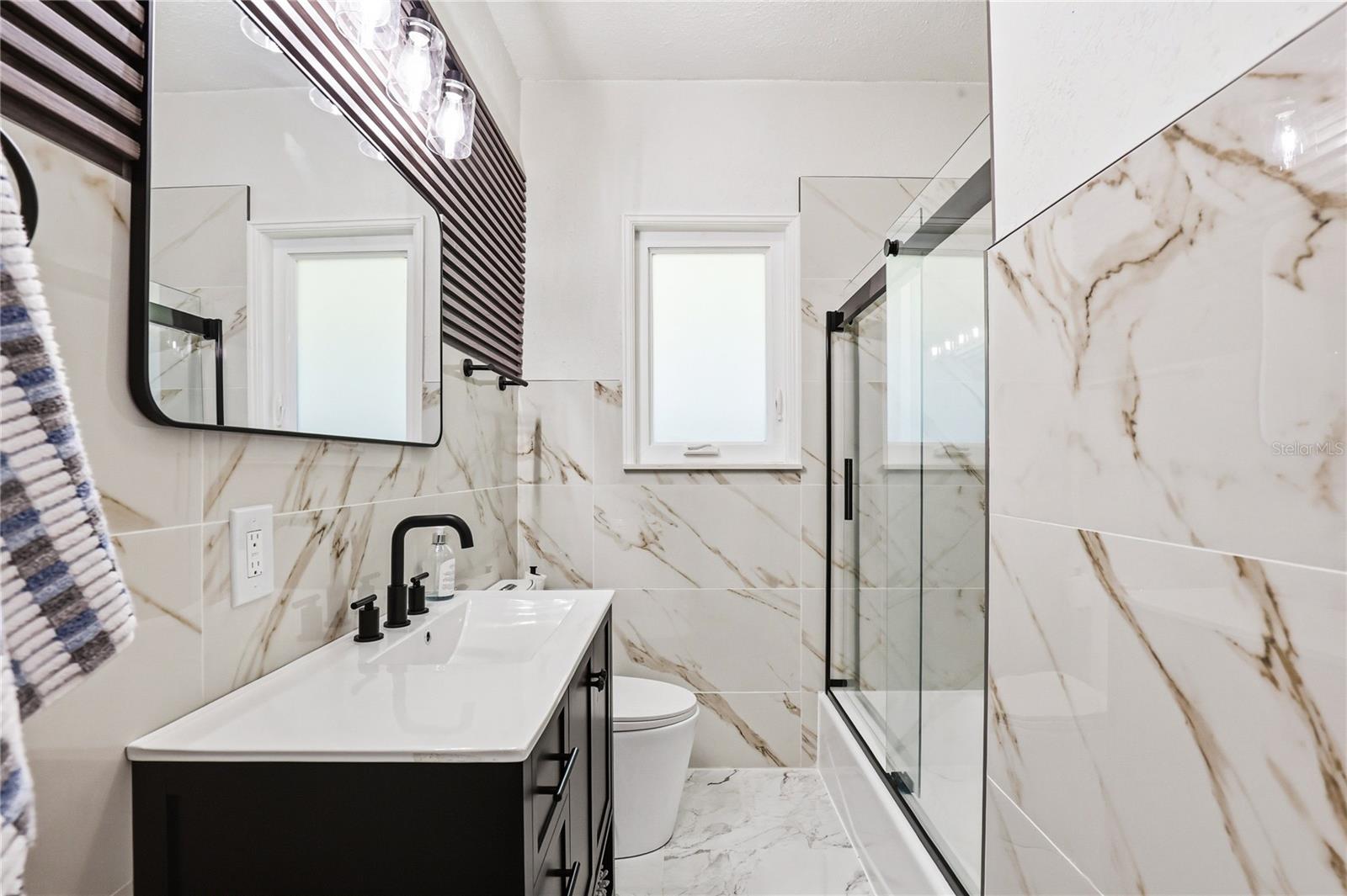 Image 21 of 62 For 1505 Laura Street