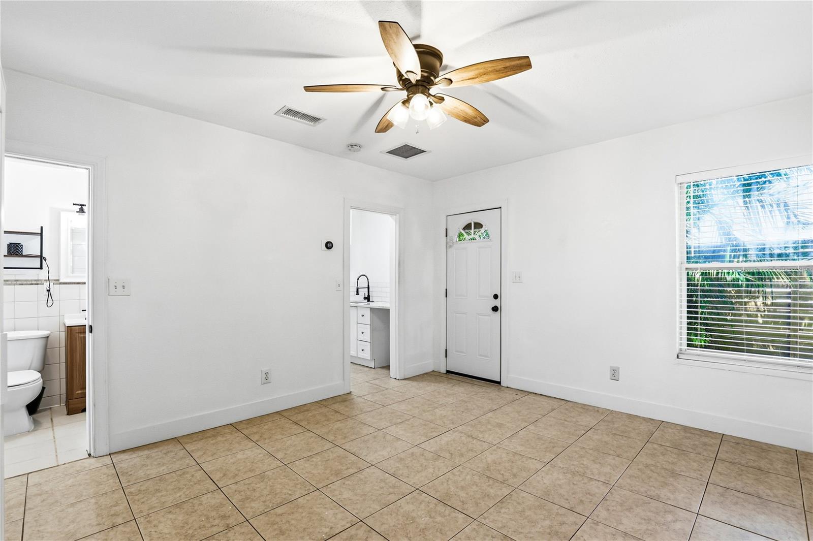 Image 46 of 62 For 1505 Laura Street