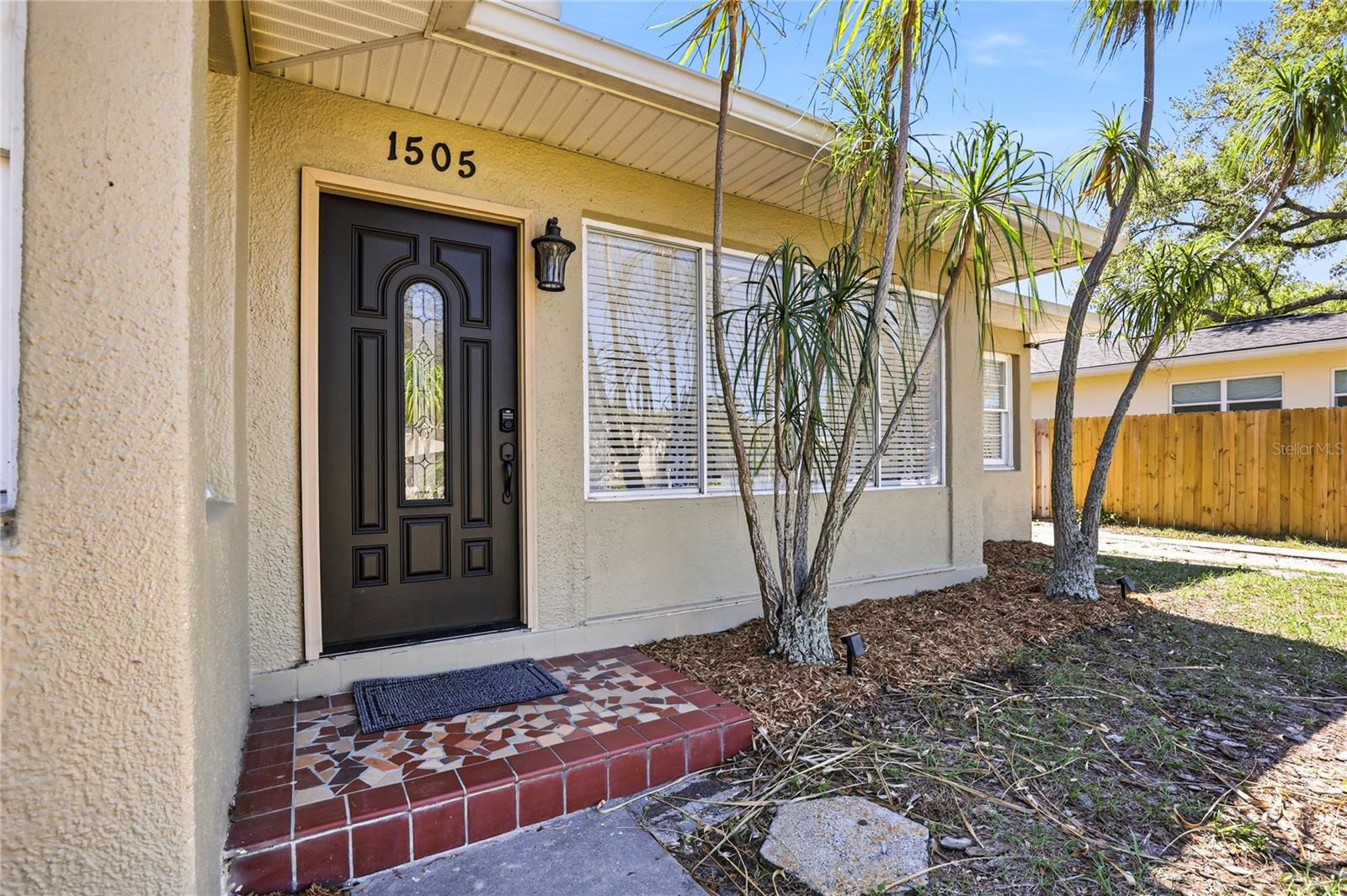 Image 6 of 62 For 1505 Laura Street