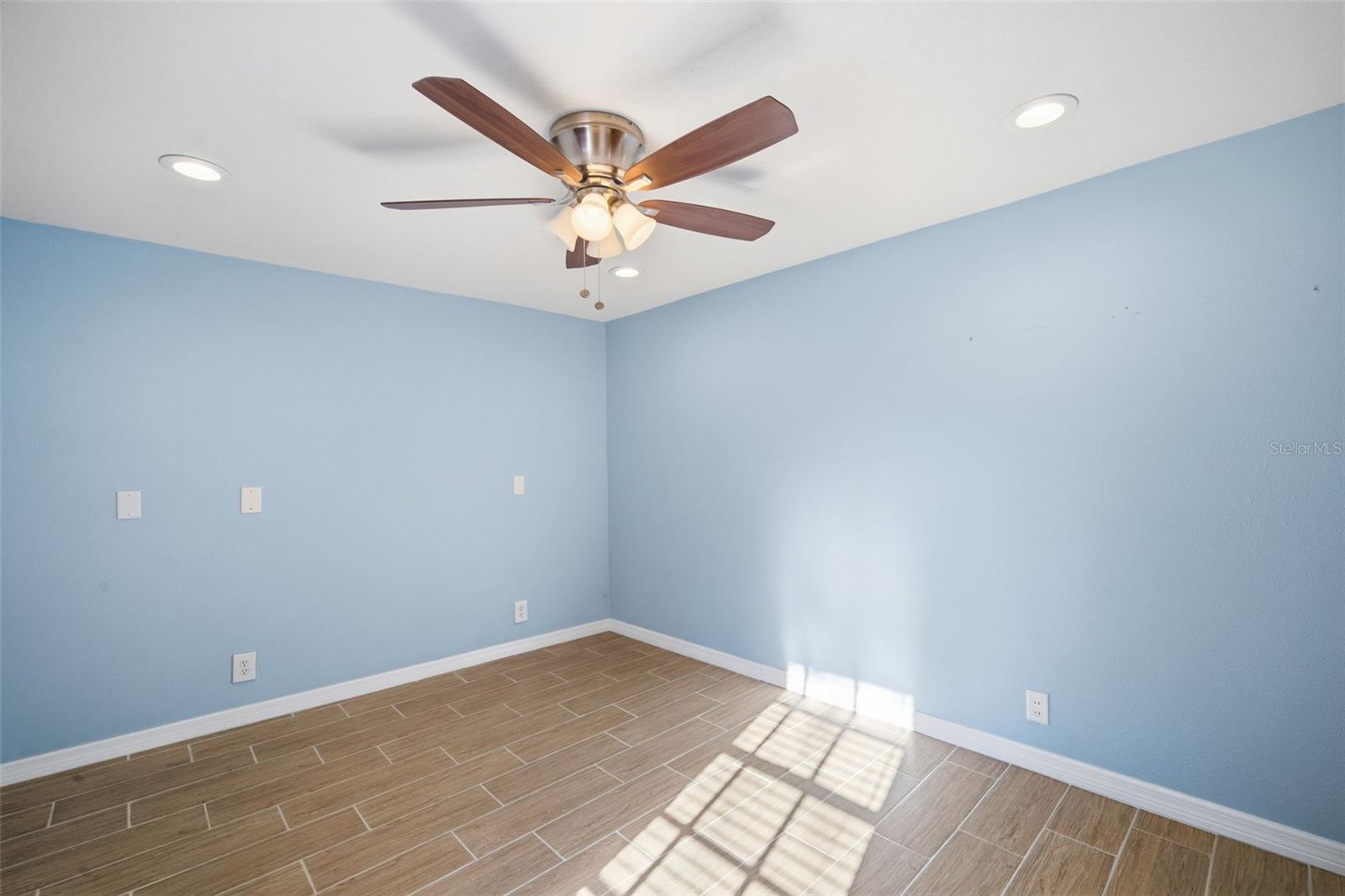 Image 15 of 32 For 4110 Leila Avenue