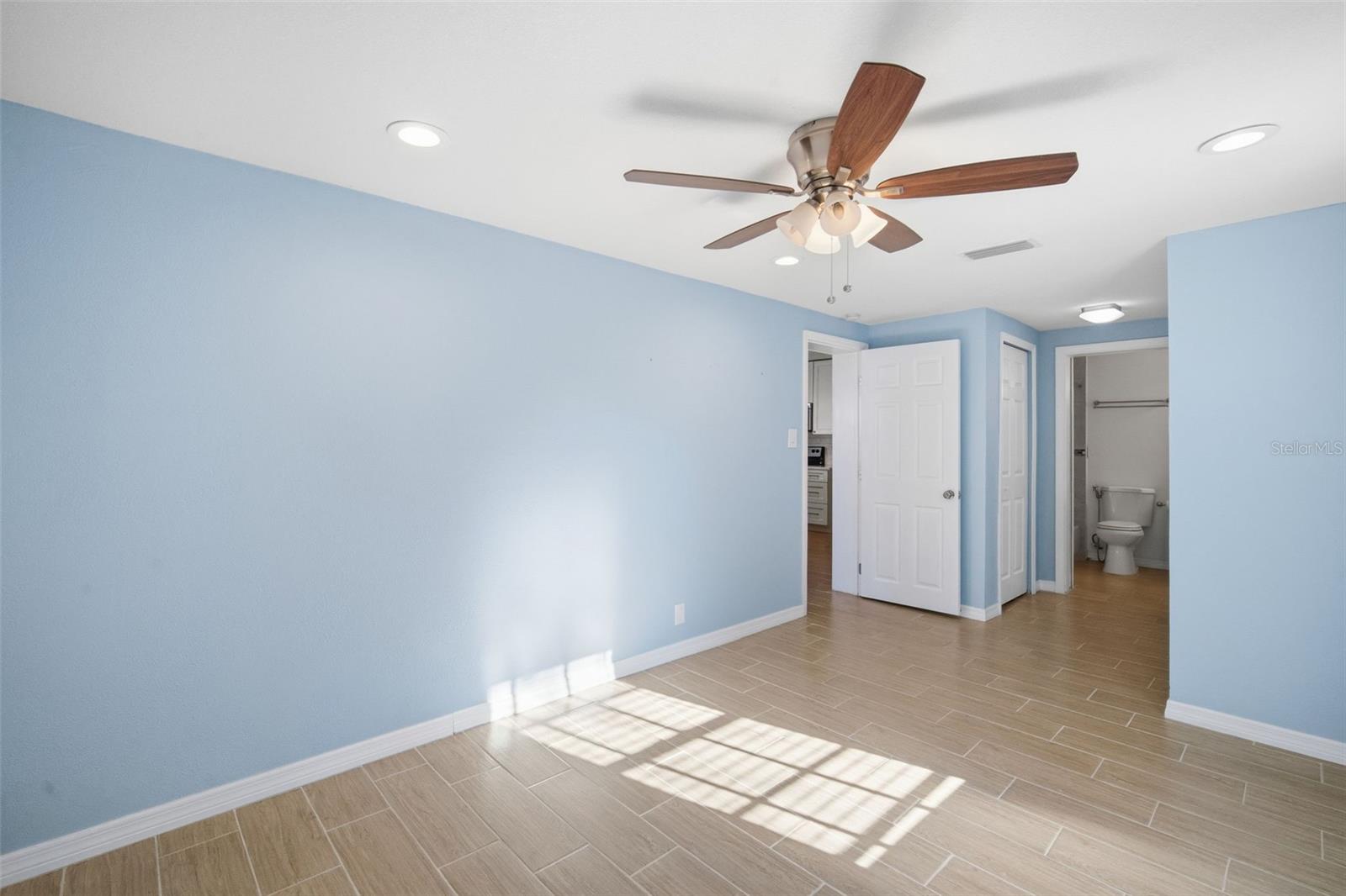 Image 16 of 32 For 4110 Leila Avenue