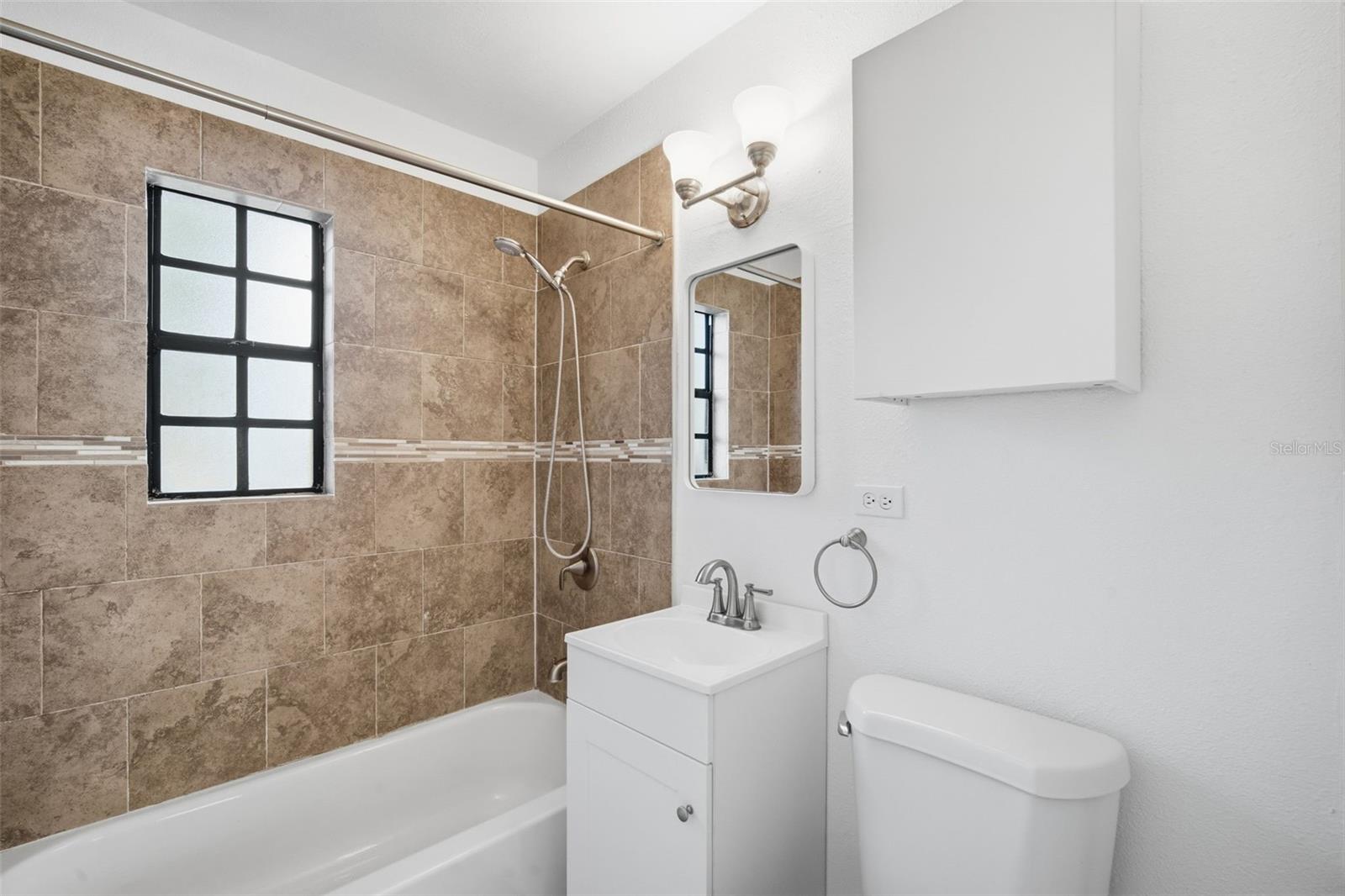 Image 19 of 32 For 4110 Leila Avenue