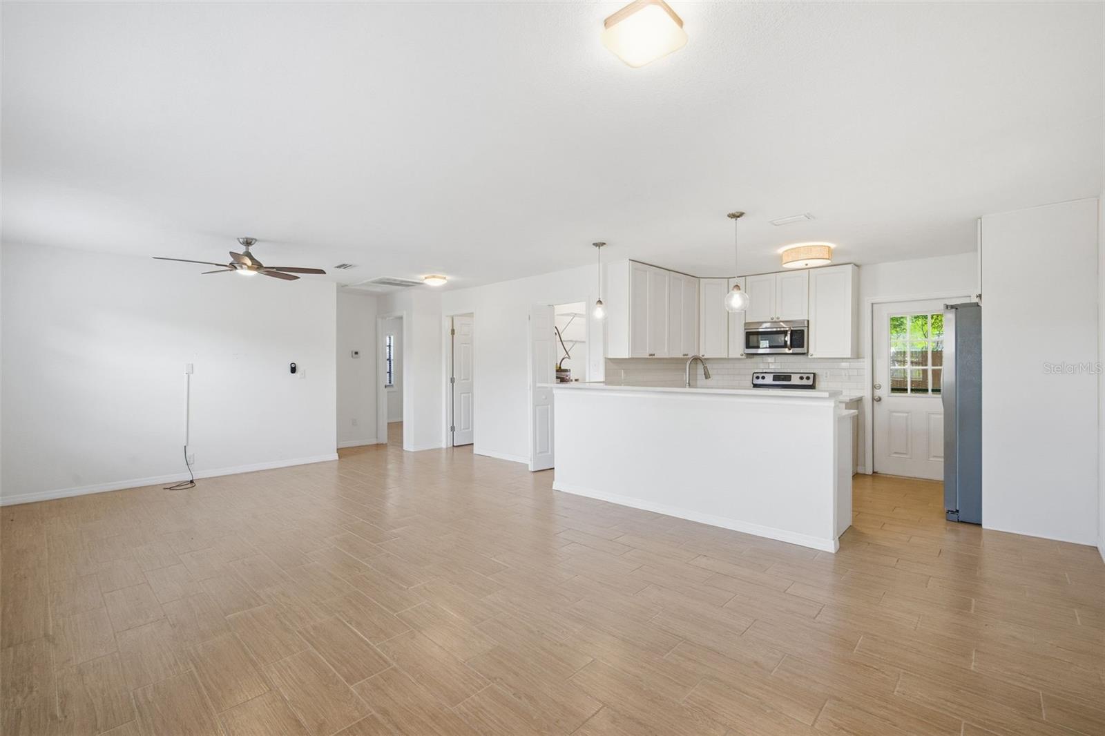 Image 5 of 32 For 4110 Leila Avenue