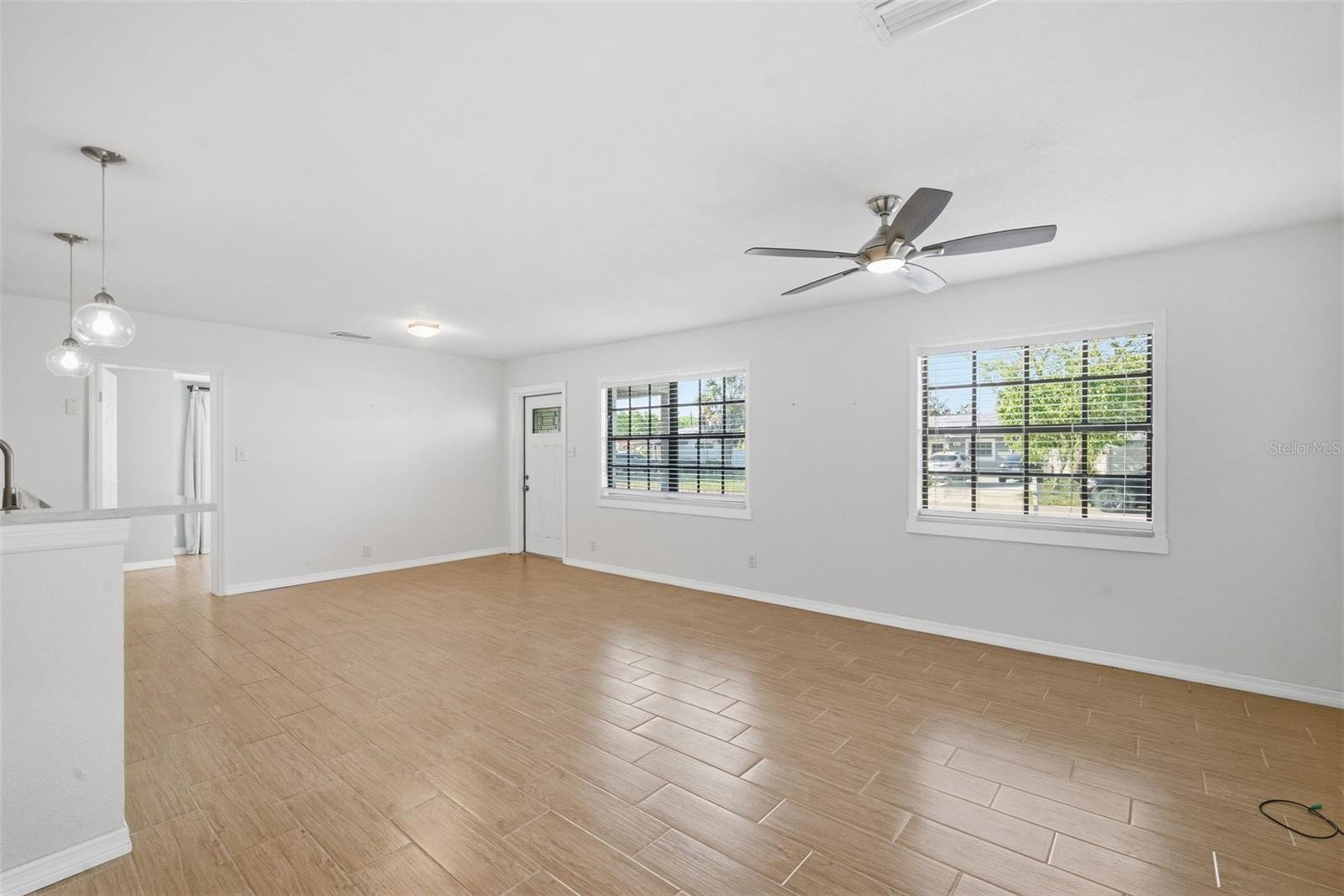 Image 7 of 32 For 4110 Leila Avenue