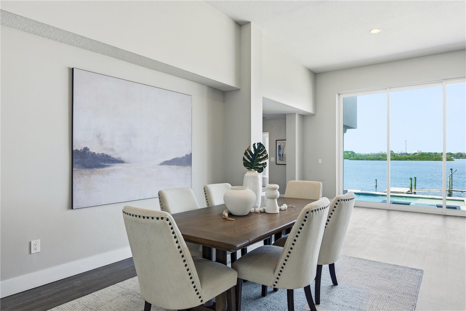 Image 10 of 94 For 915 Bayshore Drive