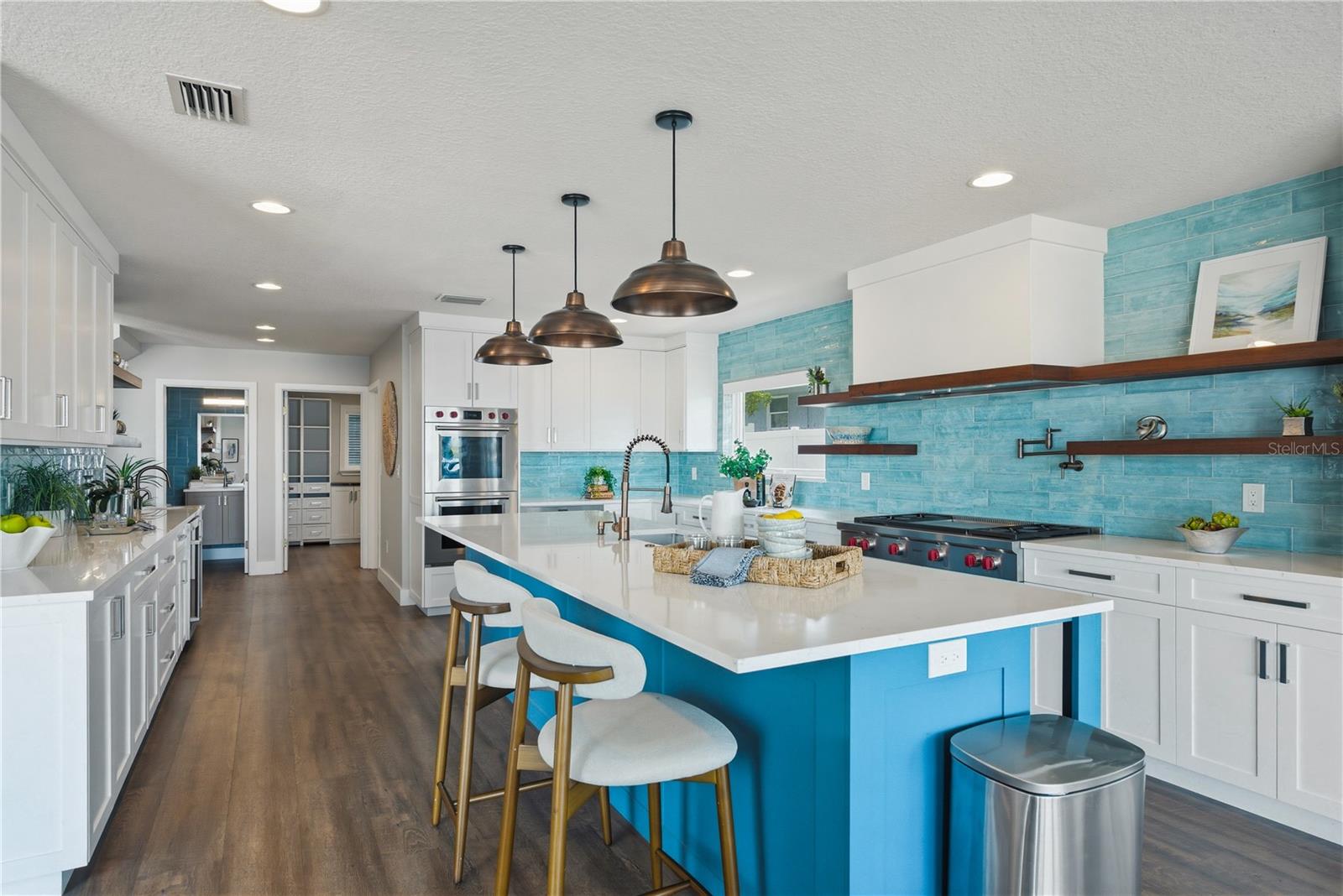 Image 12 of 94 For 915 Bayshore Drive