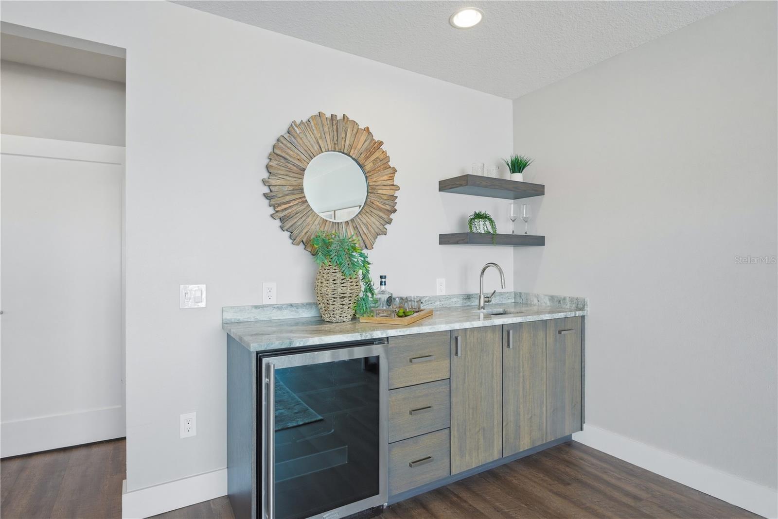 Image 22 of 94 For 915 Bayshore Drive