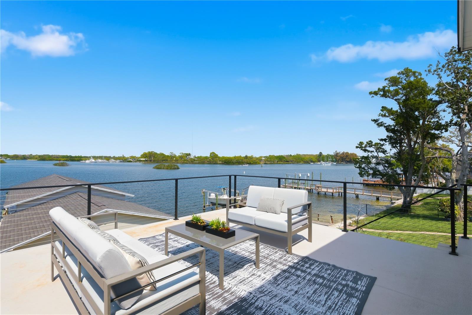 Image 23 of 94 For 915 Bayshore Drive