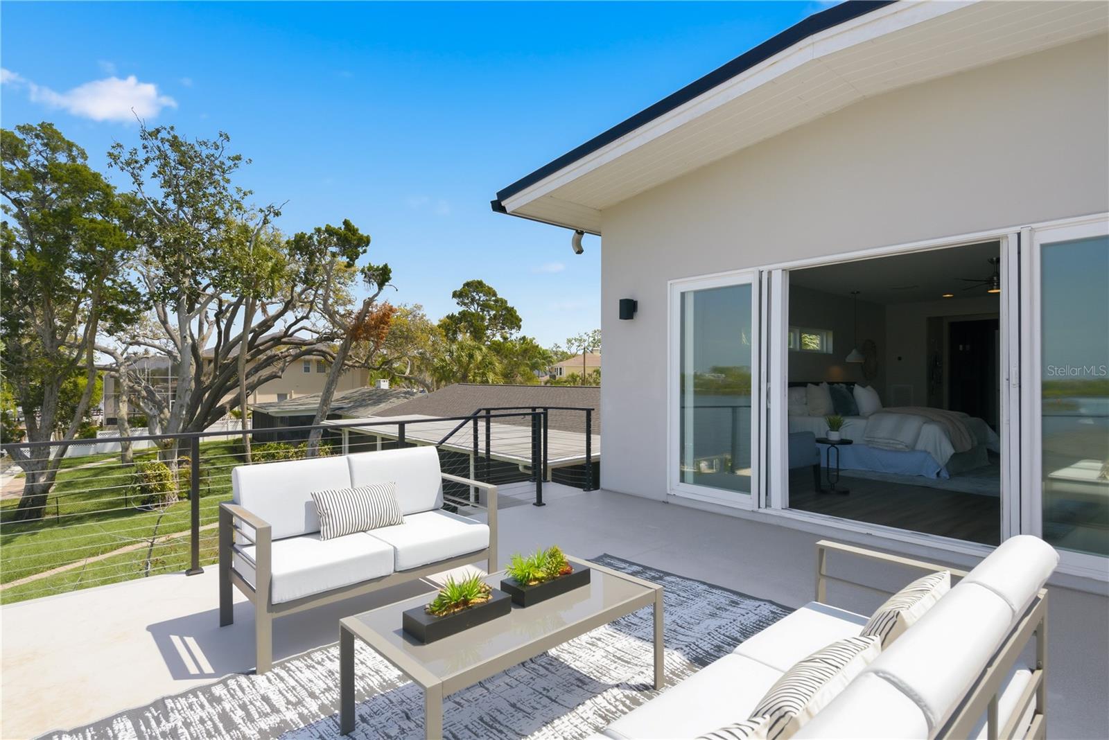 Image 24 of 94 For 915 Bayshore Drive