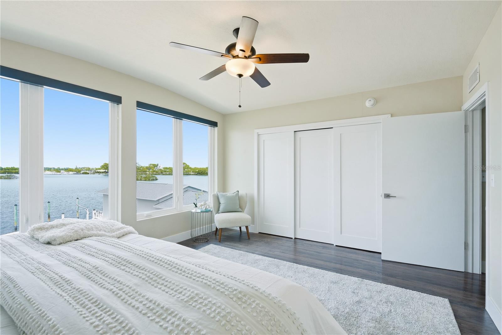 Image 34 of 94 For 915 Bayshore Drive