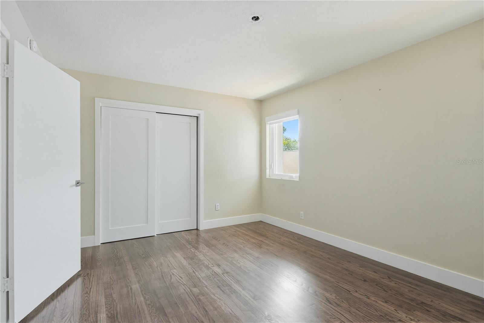 Image 36 of 94 For 915 Bayshore Drive