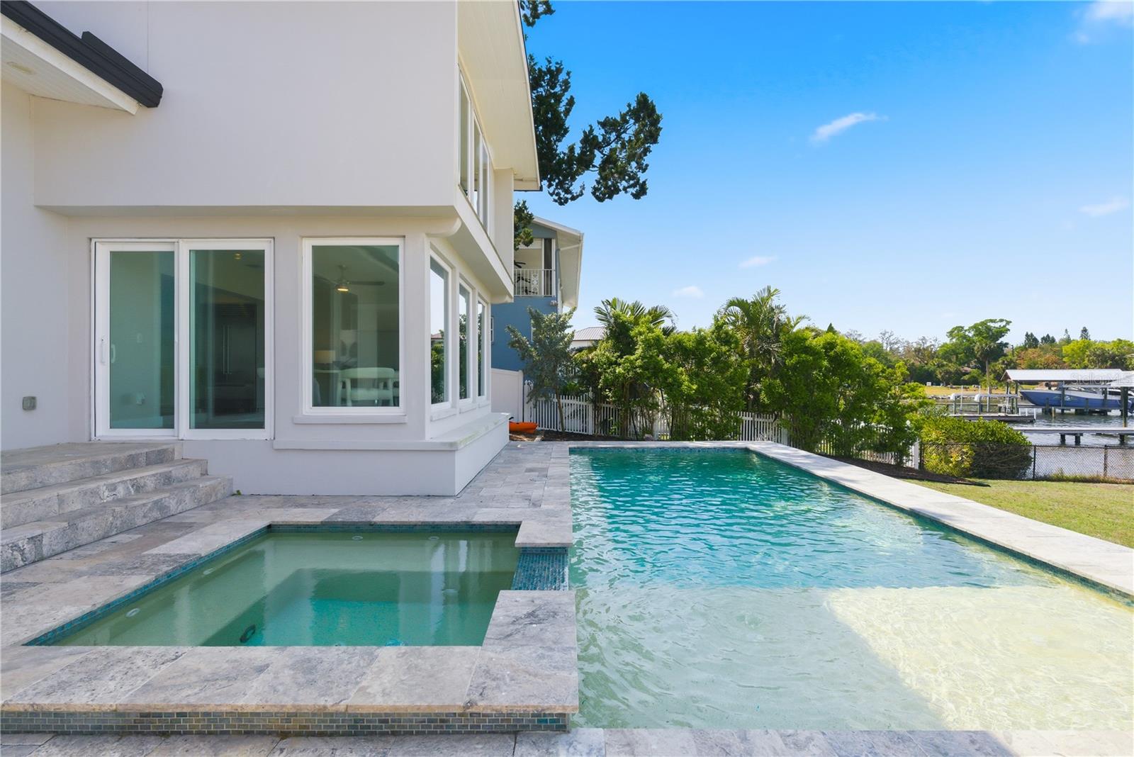 Image 46 of 94 For 915 Bayshore Drive