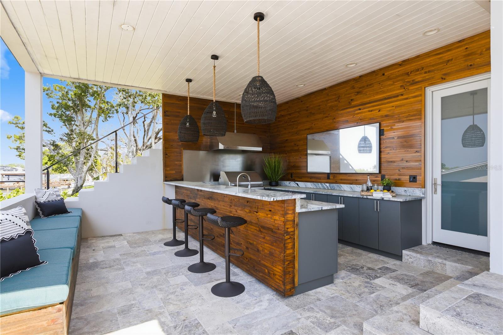 Image 48 of 94 For 915 Bayshore Drive