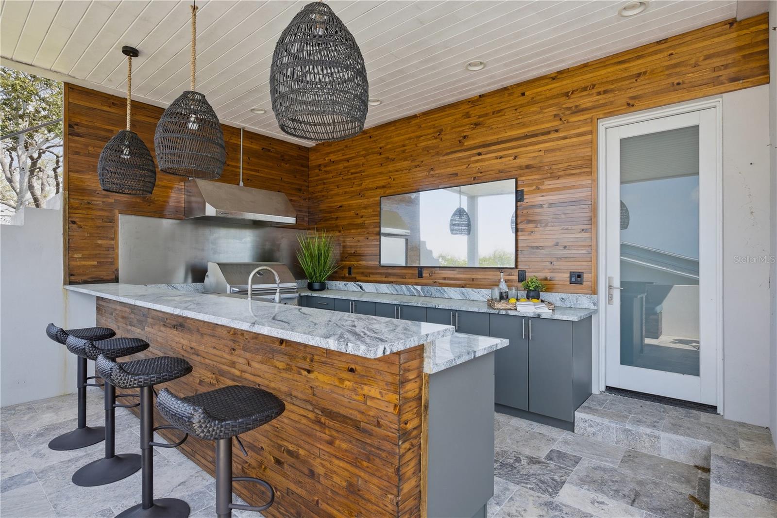 Image 49 of 94 For 915 Bayshore Drive