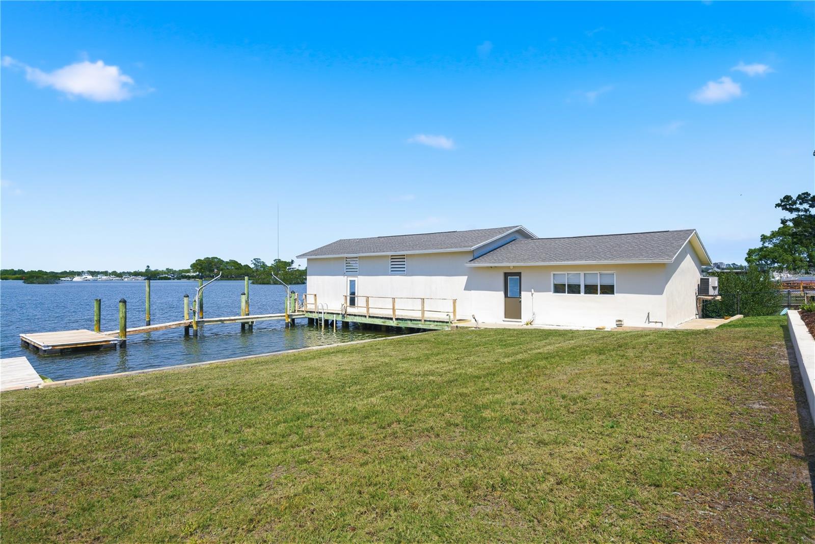 Image 55 of 94 For 915 Bayshore Drive