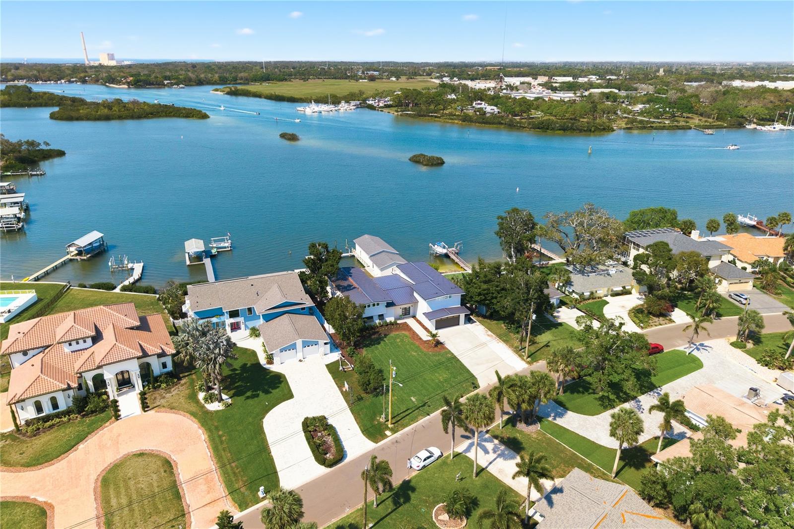 Image 81 of 94 For 915 Bayshore Drive