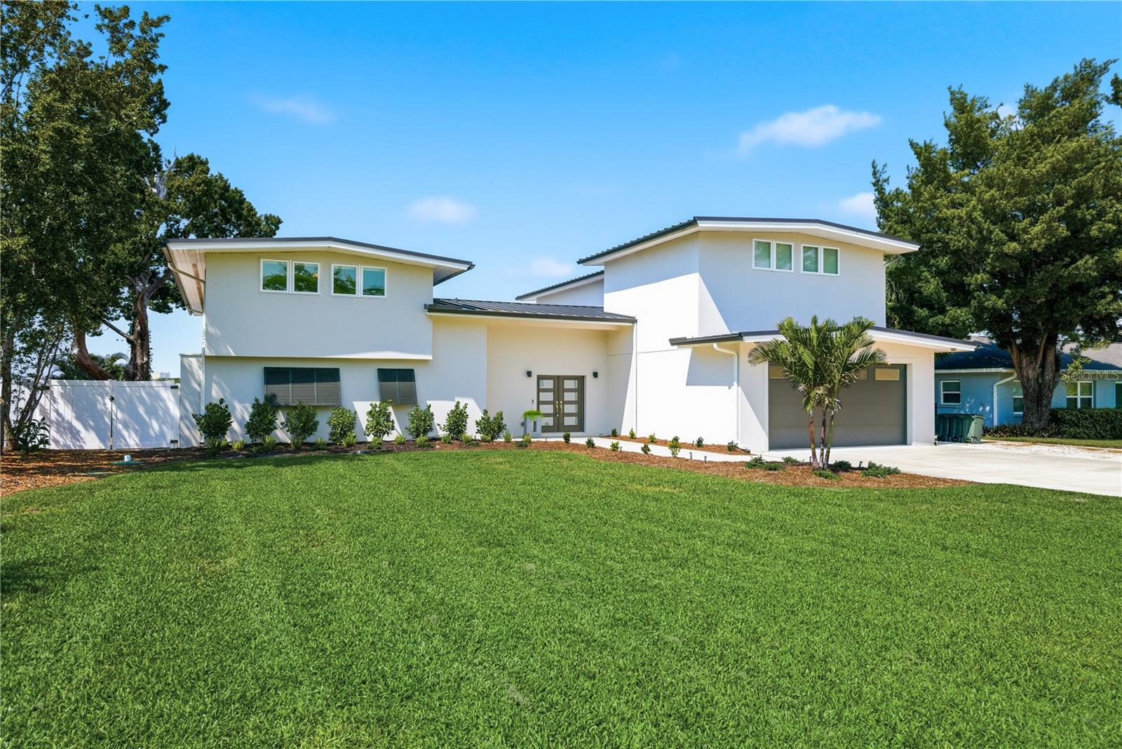 Image 88 of 94 For 915 Bayshore Drive