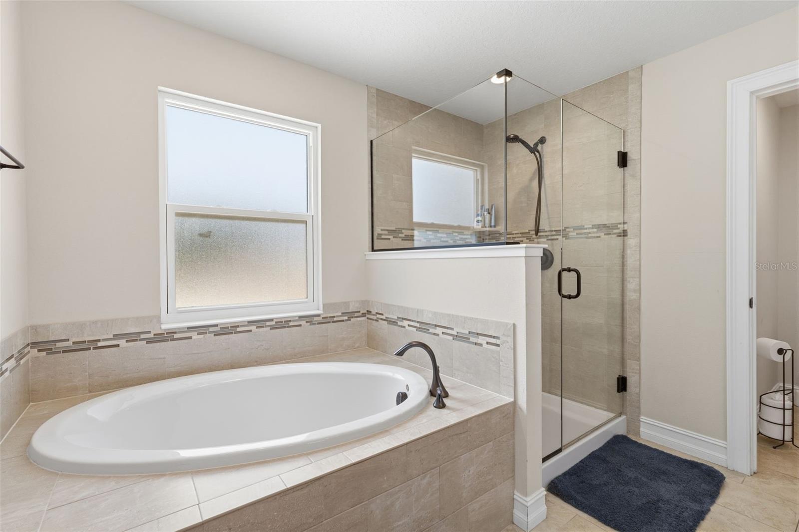 Image 23 of 40 For 2510 Carmen Street