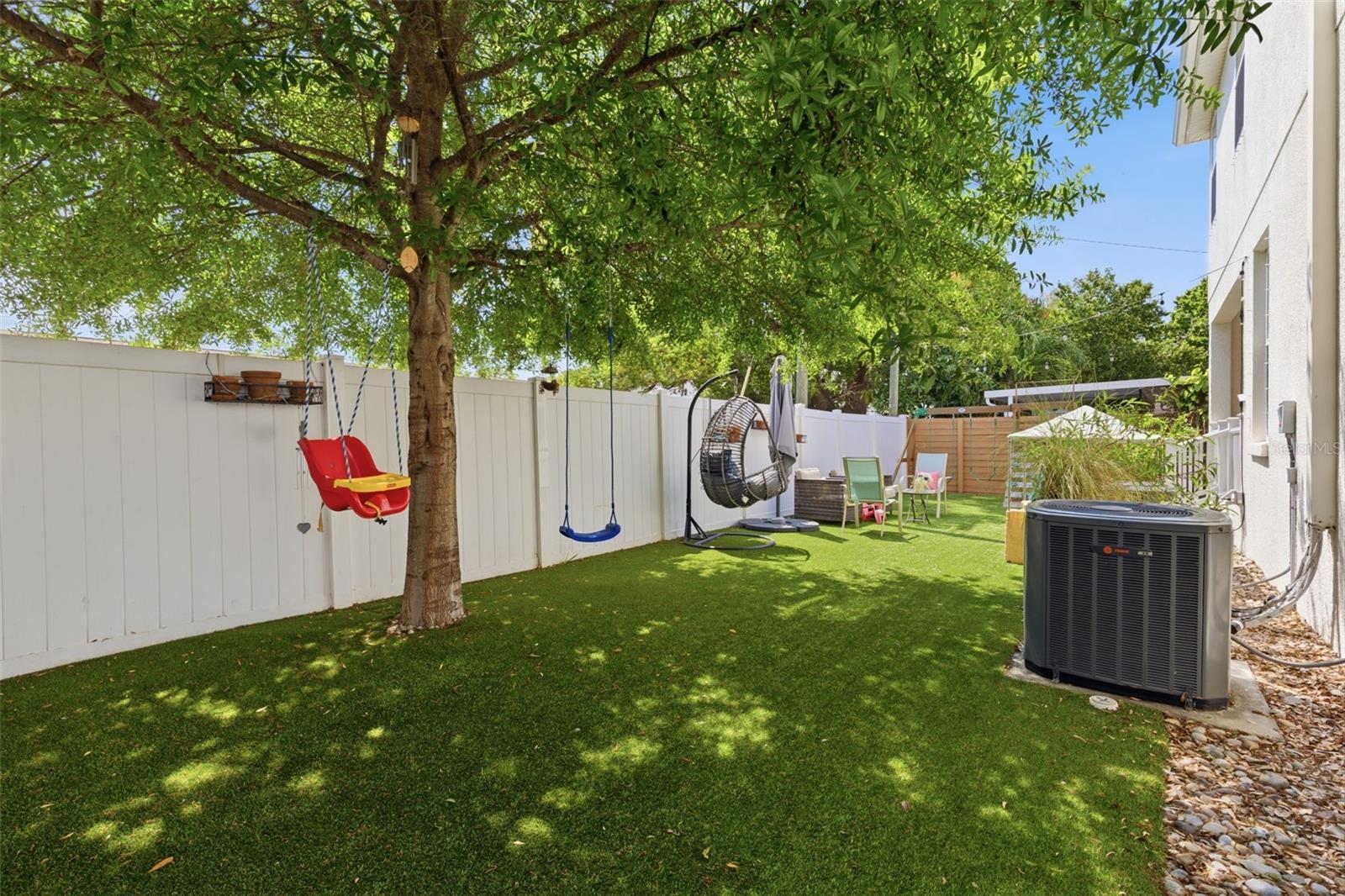 Image 33 of 40 For 2510 Carmen Street