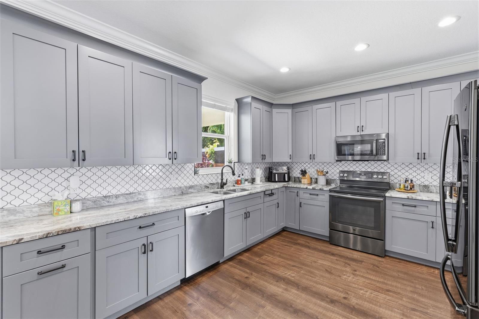 Image 7 of 40 For 2510 Carmen Street