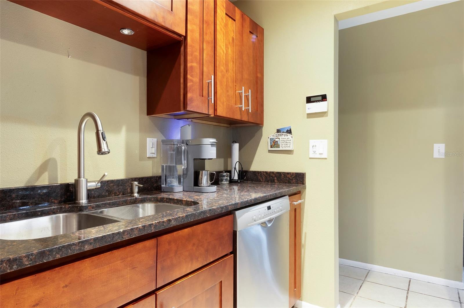 Image 13 of 34 For 5206 Newton Avenue S