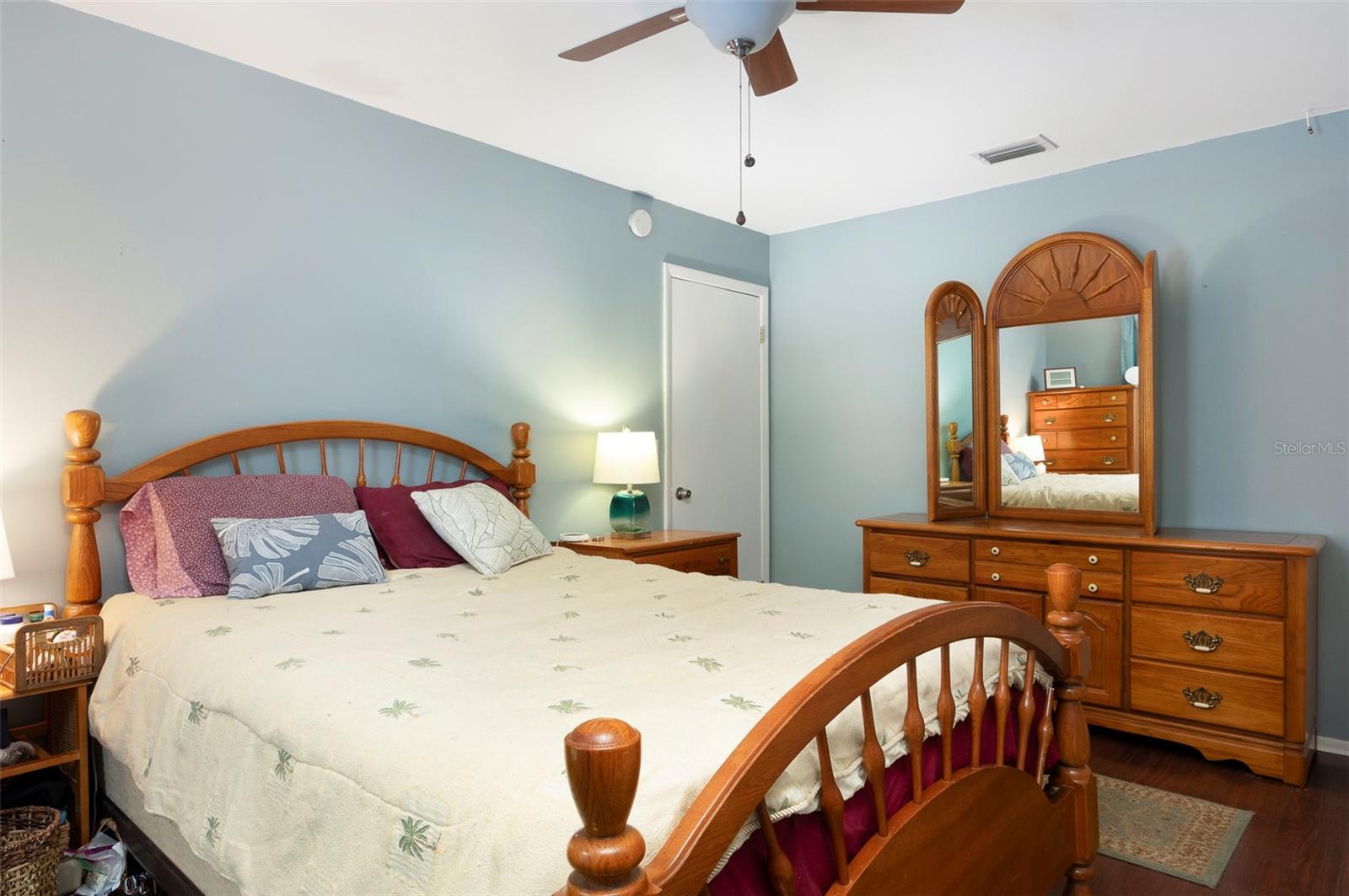 Image 19 of 34 For 5206 Newton Avenue S