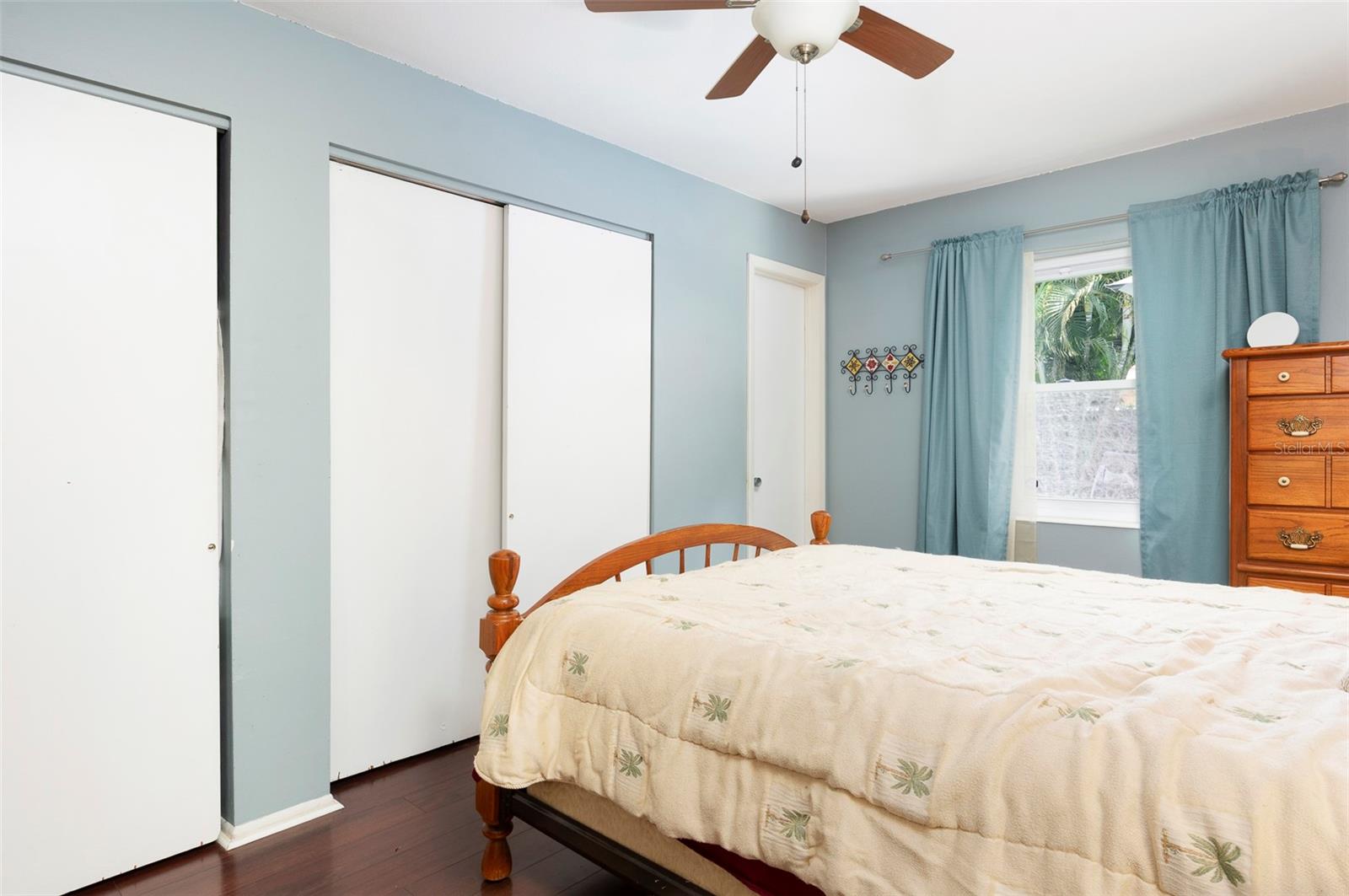 Image 21 of 34 For 5206 Newton Avenue S