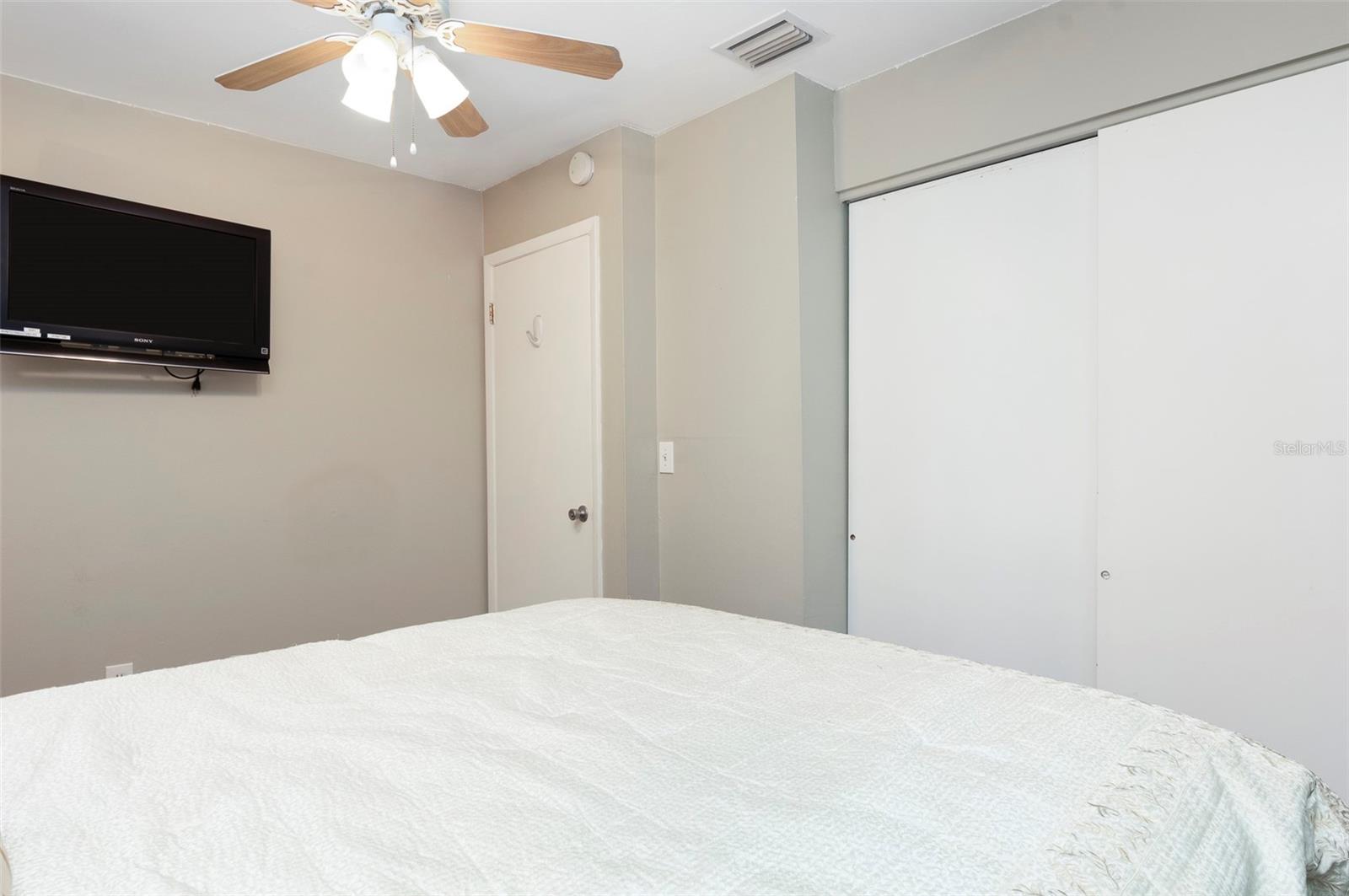 Image 25 of 34 For 5206 Newton Avenue S