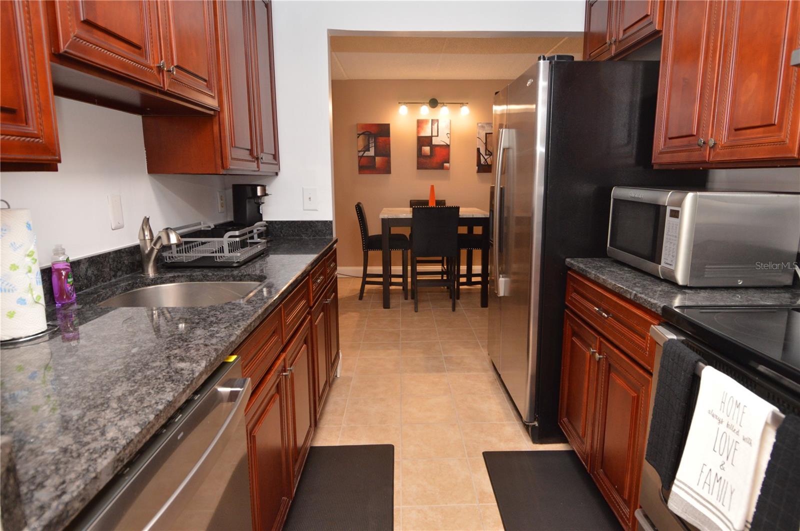 Image 12 of 88 For 12760 Indian Rocks Road 548