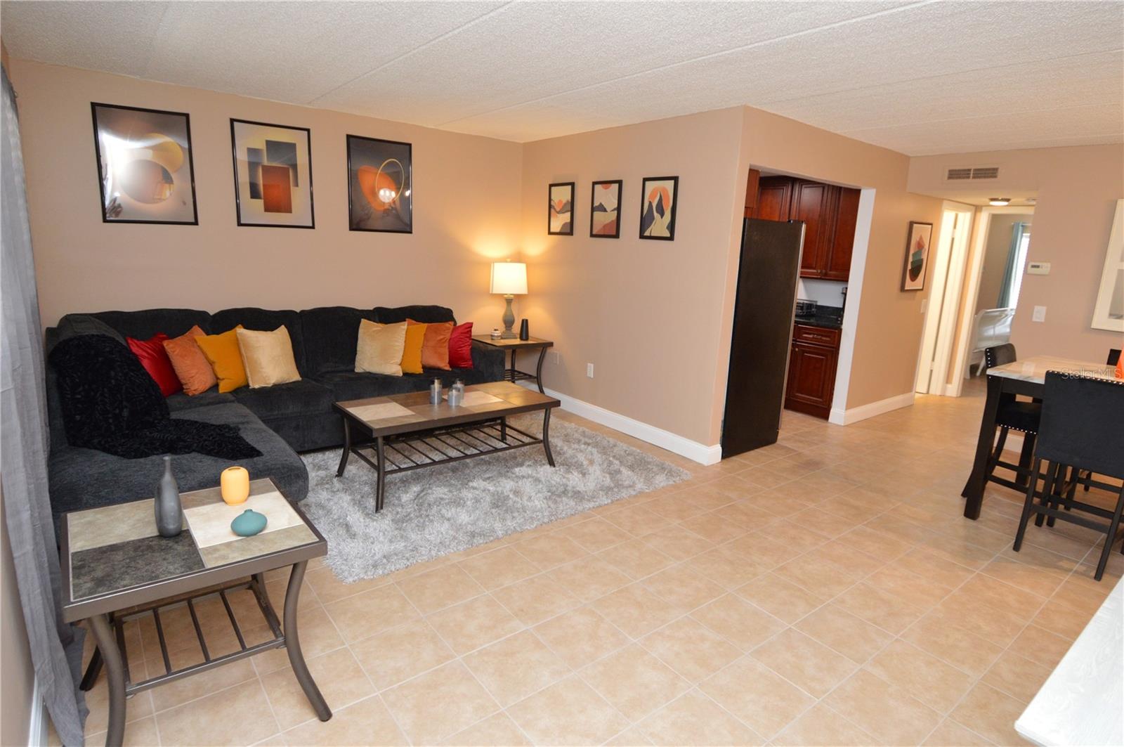 Image 16 of 88 For 12760 Indian Rocks Road 548