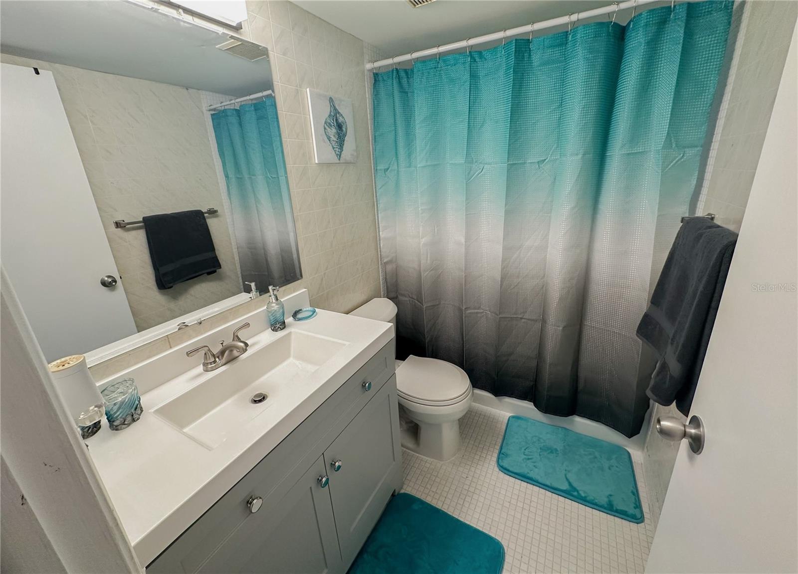 Image 24 of 88 For 12760 Indian Rocks Road 548