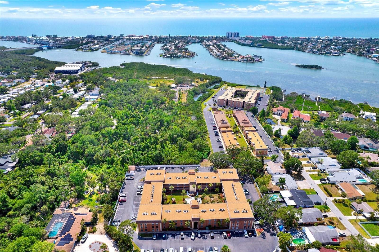 Image 41 of 88 For 12760 Indian Rocks Road 548