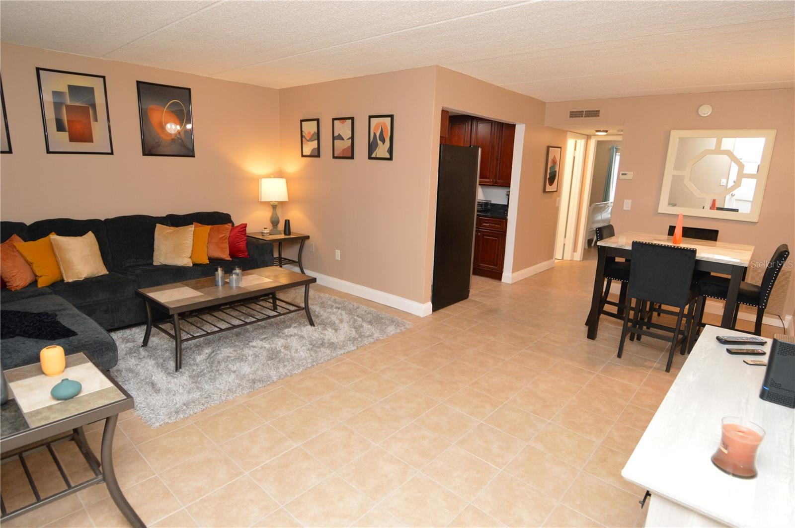 Image 5 of 88 For 12760 Indian Rocks Road 548