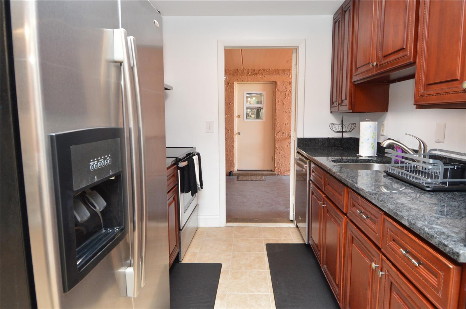 Image 9 of 88 For 12760 Indian Rocks Road 548