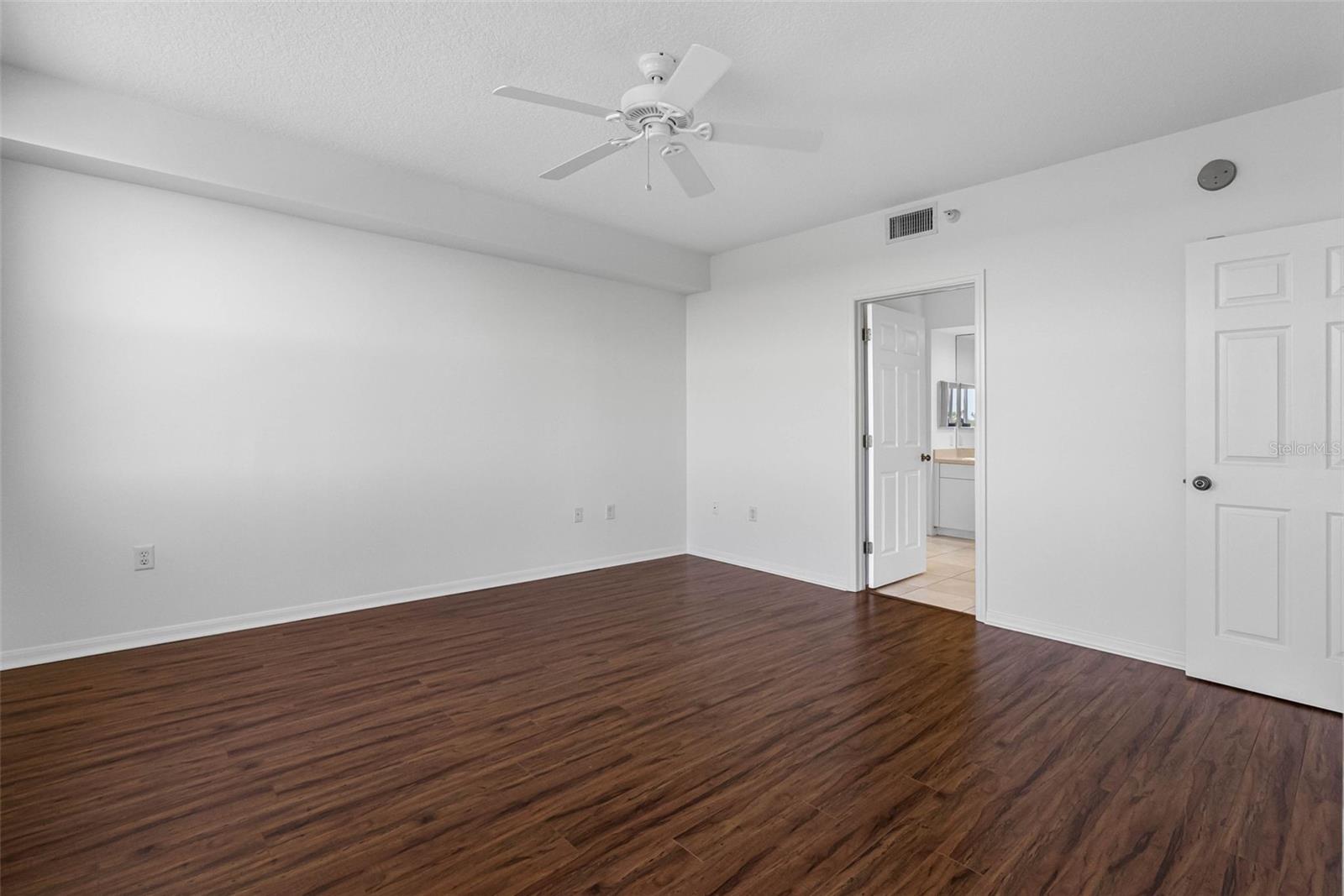 Image 19 of 69 For 6575 99th Way N 22205