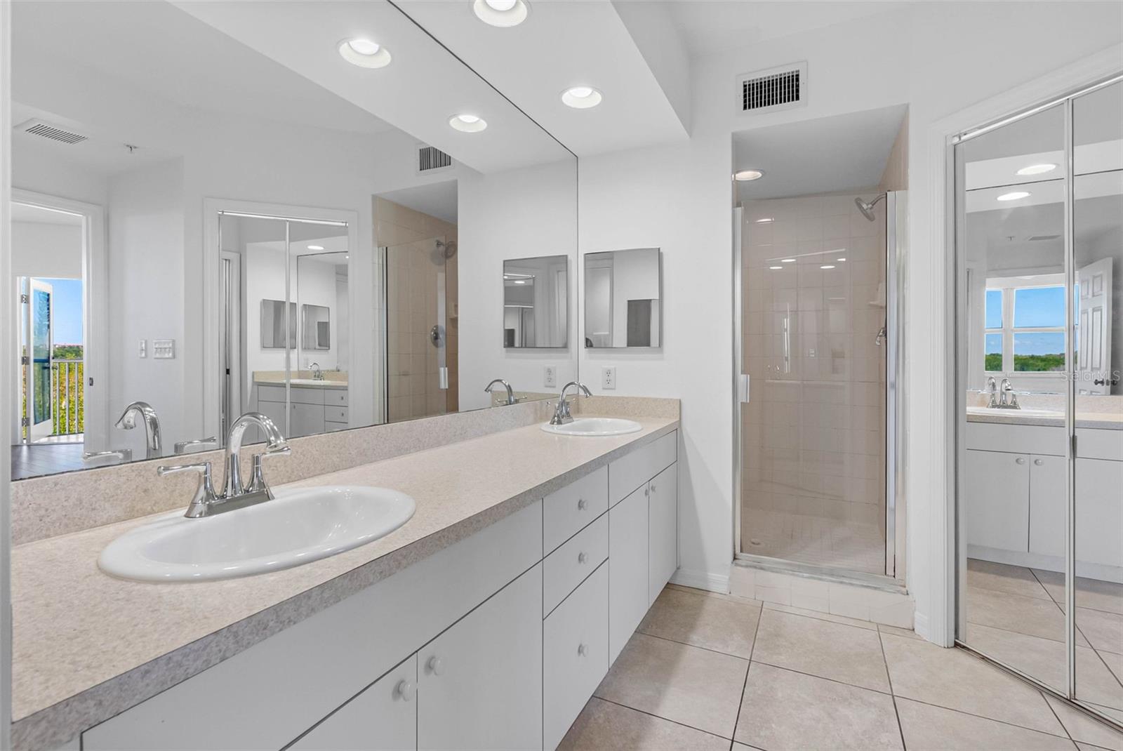 Image 23 of 69 For 6575 99th Way N 22205