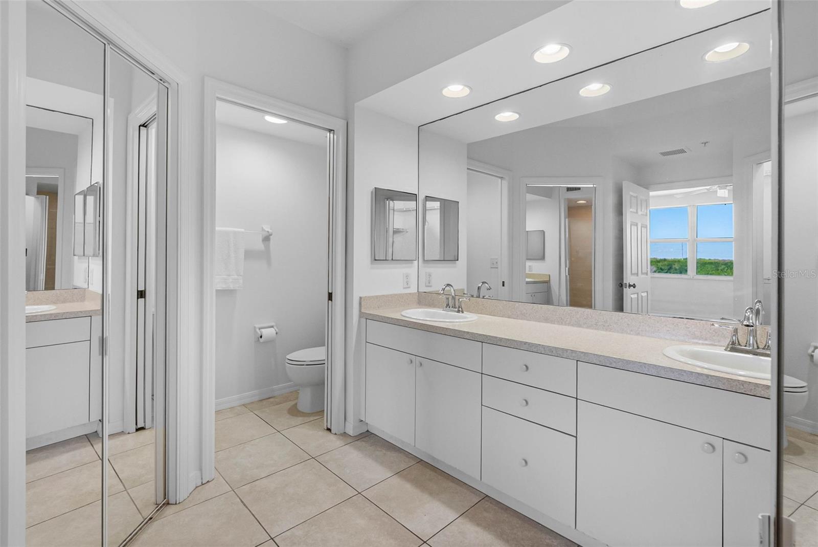 Image 25 of 69 For 6575 99th Way N 22205