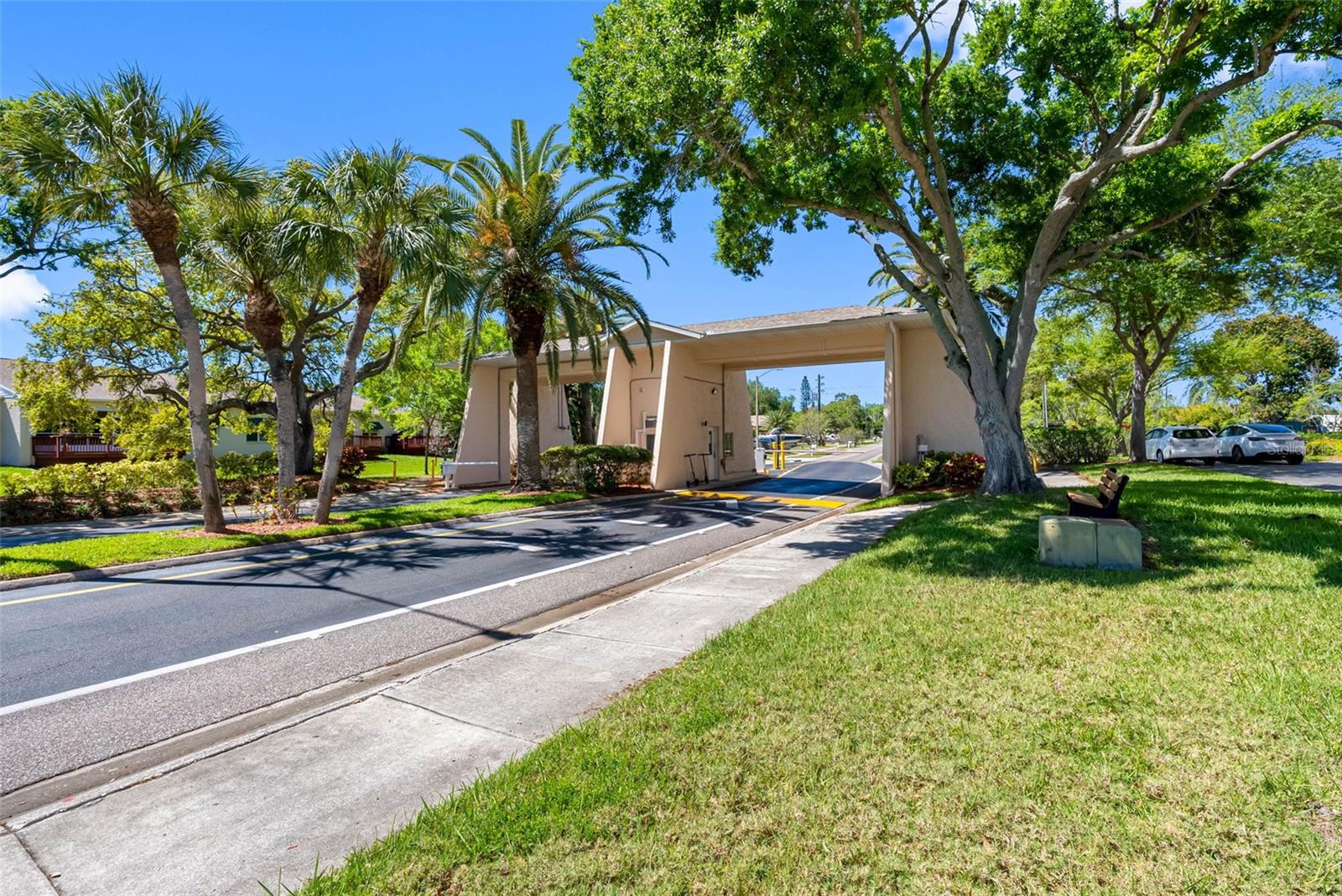 Image 39 of 69 For 6575 99th Way N 22205