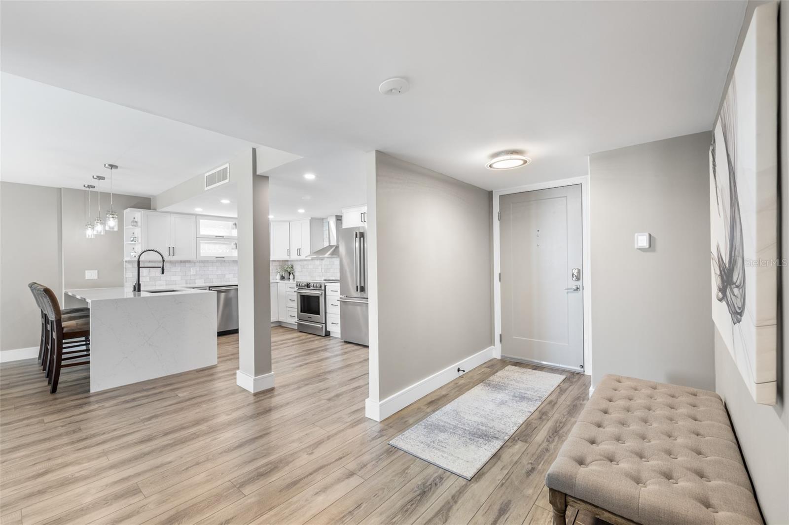 Image 12 of 82 For 400 Island Way 504