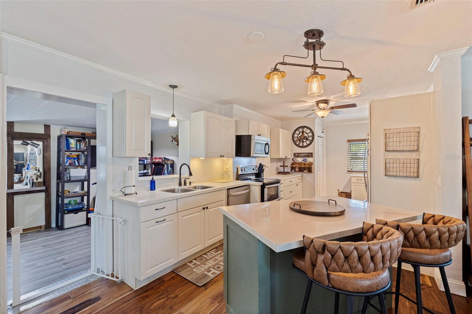 Image 10 of 42 For 280 38th Avenue Se